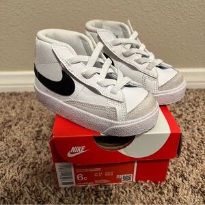 Nike Blazer Mid ‘77 - Size 6c